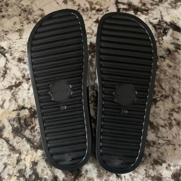 NEW Marc Fisher Metallic Silver Slides - Picture 4 of 8